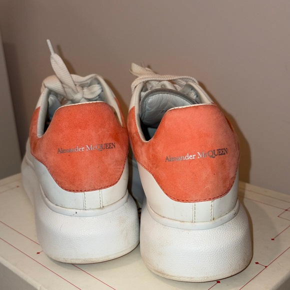 Alexander McQueen Oversized Sneakers in Coral - Picture 4 of 6